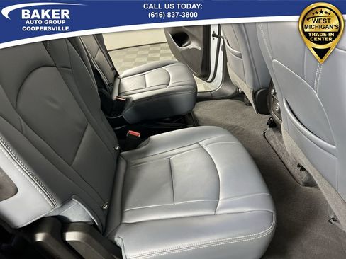 Used 2023 Buick Enclave Essence image 26