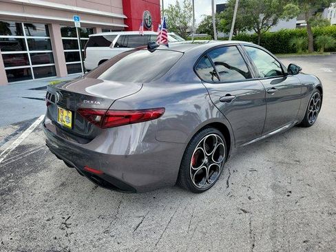 Used 2022 Alfa Romeo Giulia Veloce RWD image 7