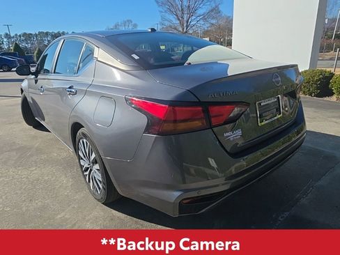Used 2024 Nissan Altima 2.5 SV image 4