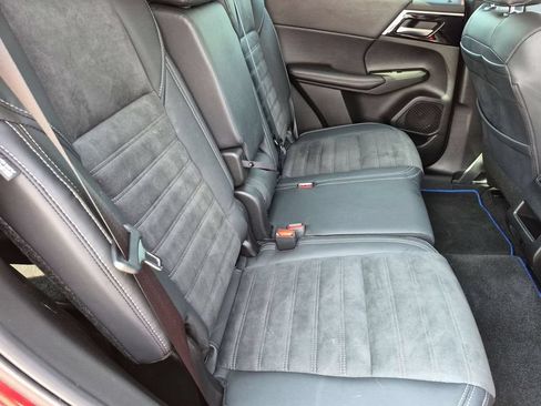Used 2023 Mitsubishi Outlander 4WD Plug-In Hybrid image 30