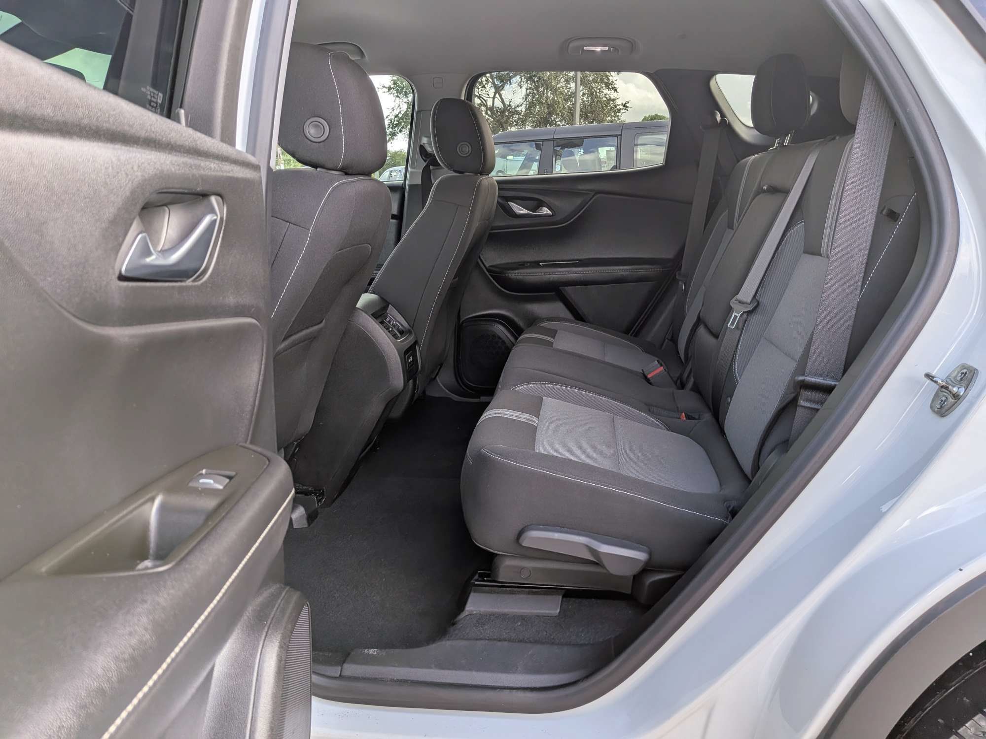 Used 2025 Chevrolet Blazer LT AWD/4WD image 14