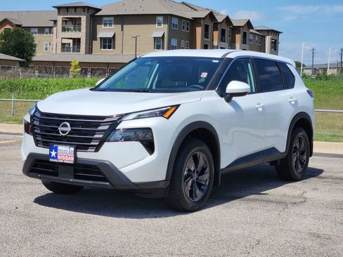 New 2026 Nissan Rogue SV FWD image 2