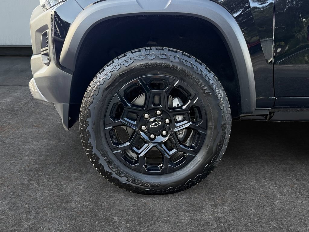 New 2026 Chevrolet Colorado Trail Boss w/ Midnight Edition AWD/4WD image 9