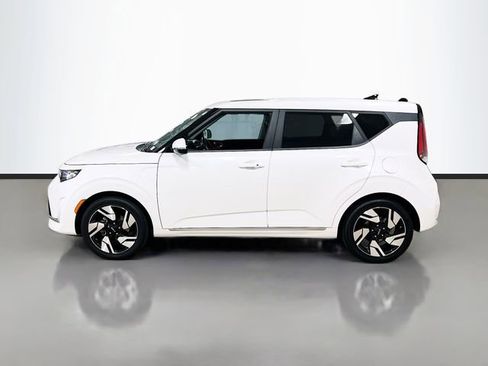 Certified 2023 Kia Soul GT-Line image 4
