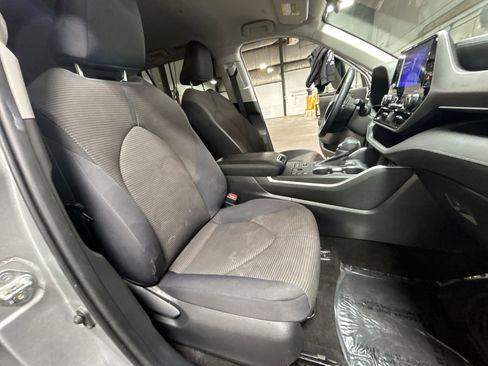 Used 2023 Toyota Highlander LE image 28