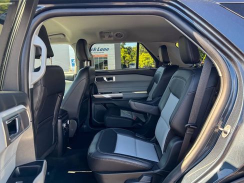 Used 2023 Ford Explorer XLT w/ Equipment Group 202A AWD/4WD image 21