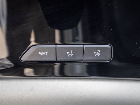 Used 2024 Kia Carnival SX Prestige image 11