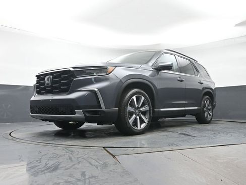 Used 2025 Honda Pilot Elite image 29