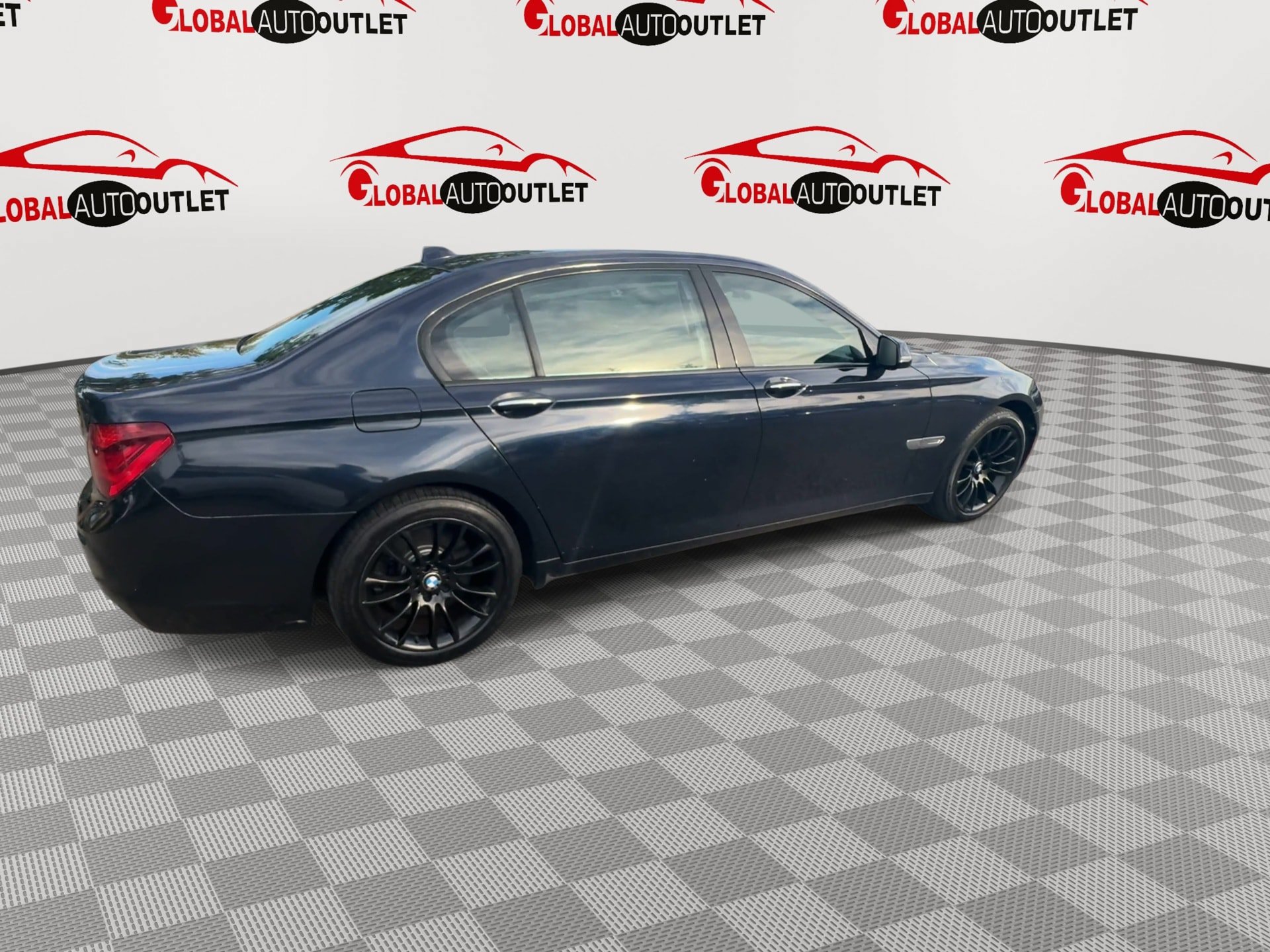 Used 2015 BMW 750Li xDrive AWD/4WD image 9