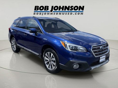 Used 2017 Subaru Outback 2.5i Touring AWD/4WD image 1