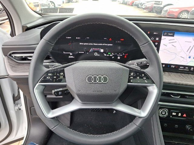 Used 2025 Audi Q5 Premium Plus w/ Premium Plus AWD/4WD image 17