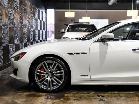 Used 2018 Maserati Ghibli S GranLusso AWD/4WD image 13