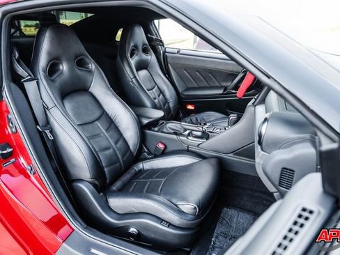 Used 2020 Nissan GT-R Premium w/ Premium Interior Package image 84