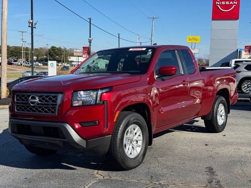 Certified 2024 Nissan Frontier SV image 7