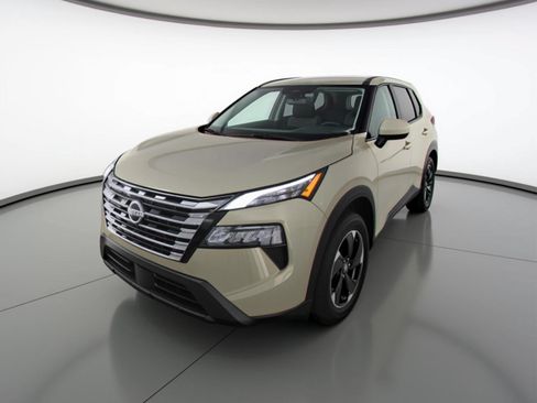 Used 2025 Nissan Rogue SV FWD image 3