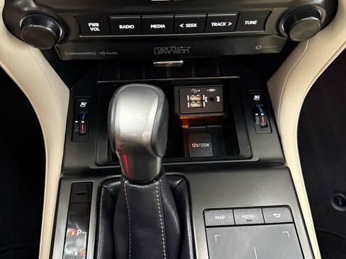 Used 2023 Lexus GX 460 Premium w/ Accessory Package AWD/4WD image 19