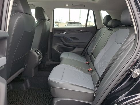 New 2026 Volkswagen Tiguan SE AWD/4WD image 6