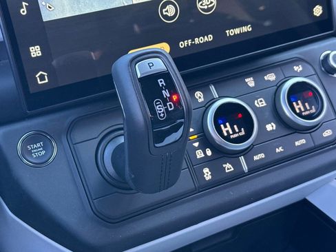 New 2026 Land Rover Defender 130 X-Dynamic SE AWD/4WD image 17
