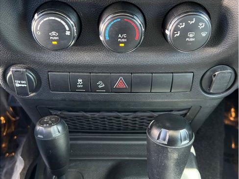 Used 2017 Jeep Wrangler Unlimited Sport AWD/4WD image 14