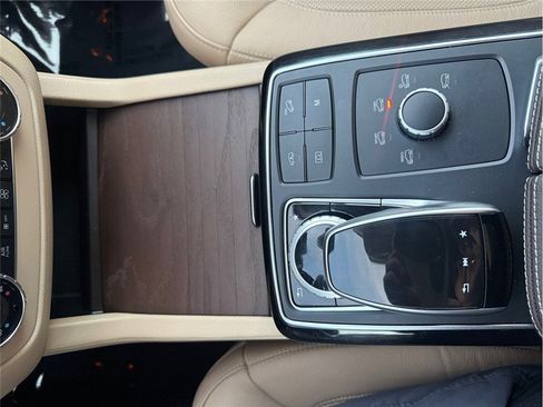 Used 2019 Mercedes-Benz GLS 550 4MATIC image 23
