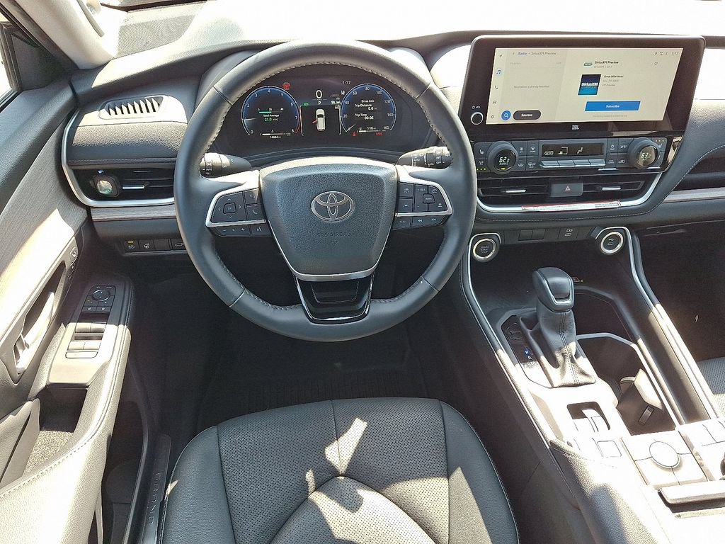 Used 2025 Toyota Grand Highlander AWD image 12