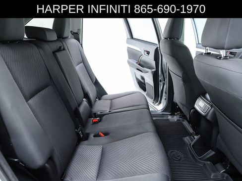 Used 2018 Toyota Highlander LE image 73