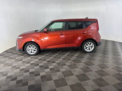 Used 2022 Kia Soul LX w/ Technology Package FWD image 10