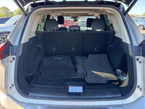 Used 2025 Nissan Rogue SL w/ Tech Package AWD/4WD image 10