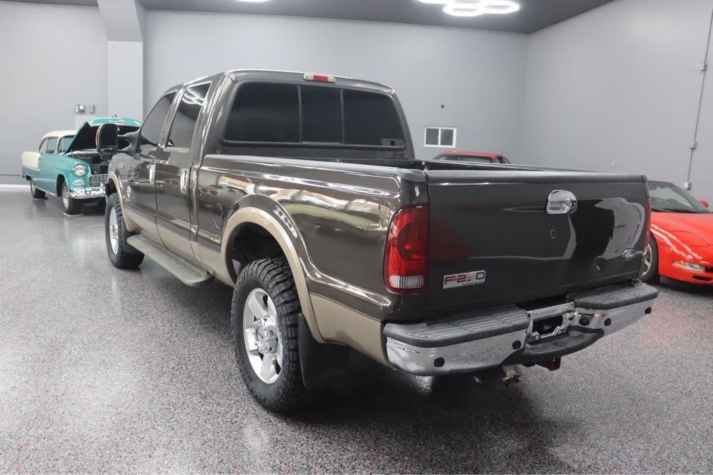 Used 2005 Ford F250 XL AWD/4WD image 3