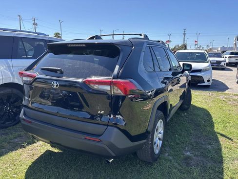 Used 2019 Toyota RAV4 LE image 5