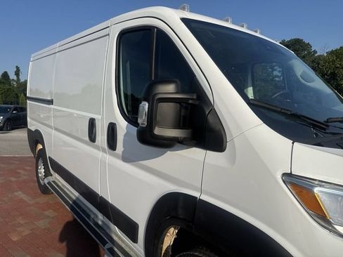 Used 2025 RAM ProMaster 2500 w/ U-Haul Equipment Group FWD image 18