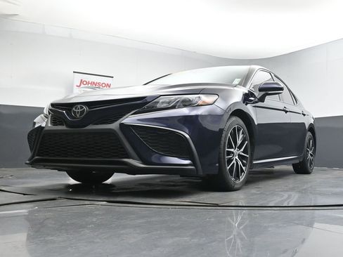 Used 2022 Toyota Camry SE FWD image 31