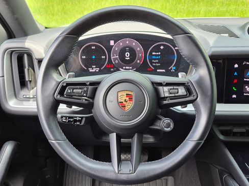 Certified 2024 Porsche Cayenne Coupe AWD/4WD image 7