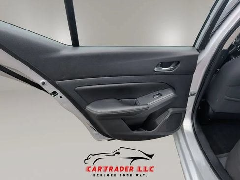 Used 2020 Nissan Altima 2.5 S FWD image 16