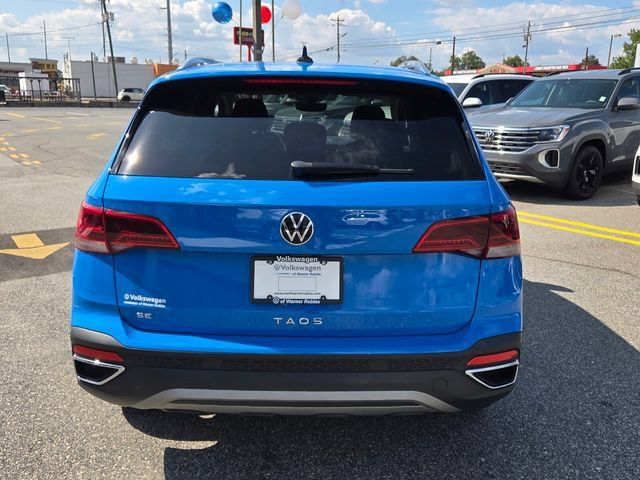 Used 2023 Volkswagen Taos SE w/ Black Wheel Package FWD image 10