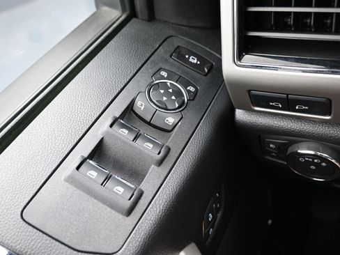 Used 2019 Ford F250 Lariat w/ Lariat Ultimate Package image 25