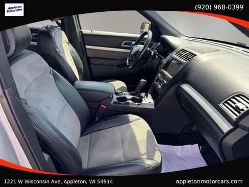Used 2017 Ford Explorer XLT w/ Equipment Group 202A image 45