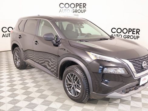 Used 2023 Nissan Rogue S image 1