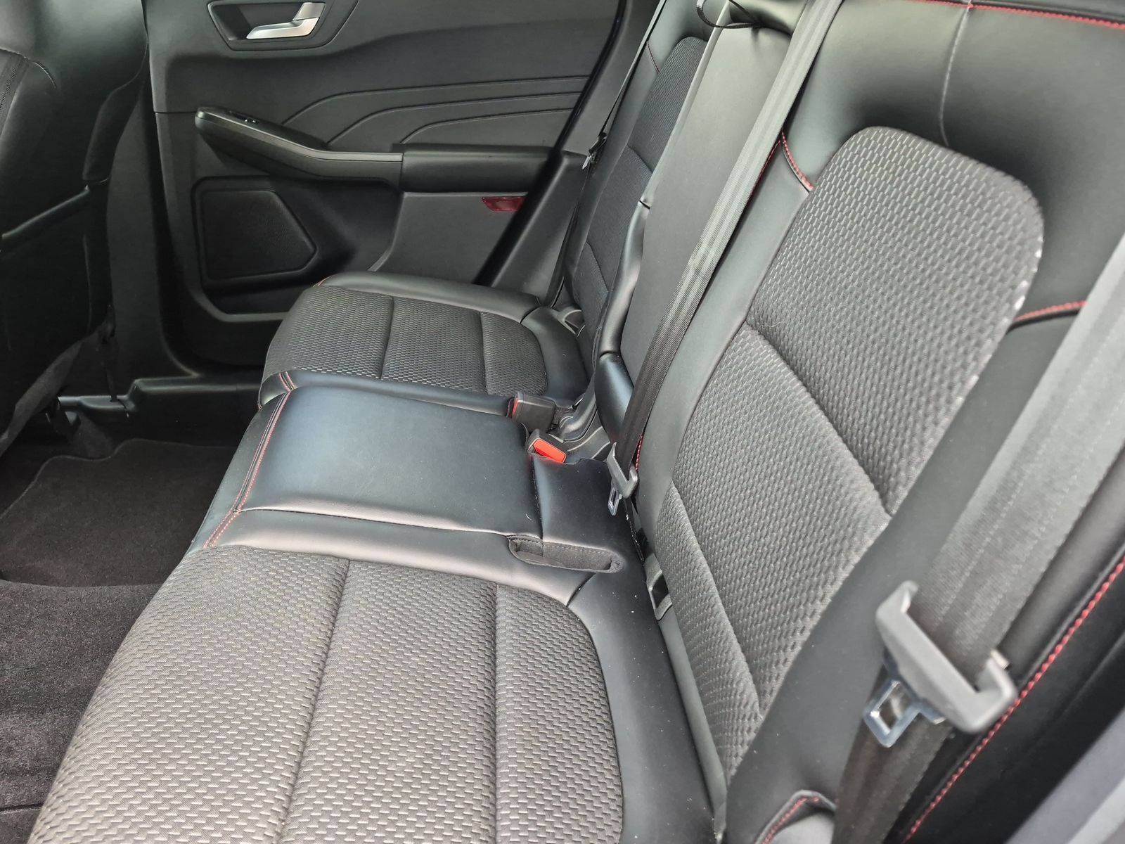 Used 2024 Ford Escape ST-Line w/ Tech Pack #1 AWD/4WD image 16