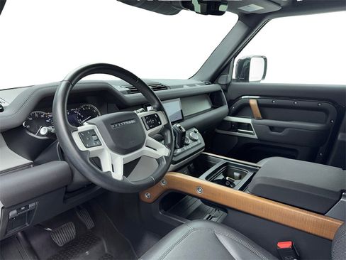 Used 2023 Land Rover Defender 110 S image 14