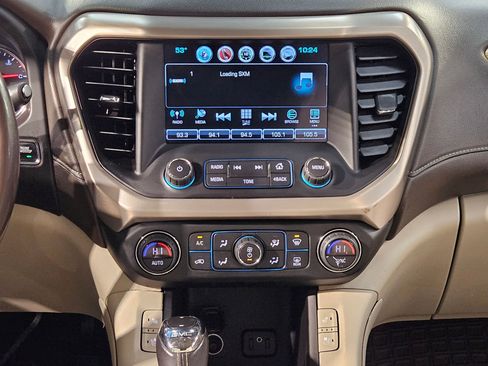 Used 2019 GMC Acadia Denali image 16