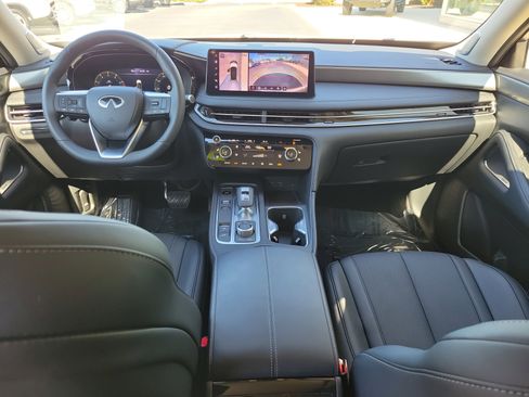 Certified 2026 INFINITI QX60 Luxe w/ Cargo Package FWD image 12
