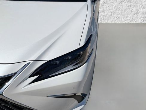 Used 2025 Lexus ES 350 Ultra Luxury w/ Accessory Package (Z1) image 43
