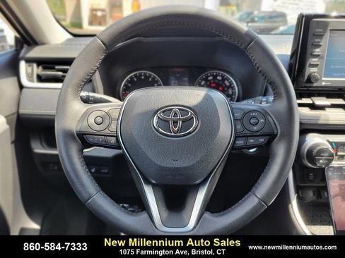 Used 2022 Toyota RAV4 XLE w/ Convenience Package image 24