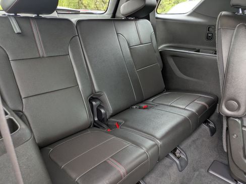 Certified 2023 Chevrolet Traverse RS image 25