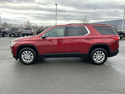 Used 2021 Chevrolet Traverse LT w/ LPO, Blackout Package image 4