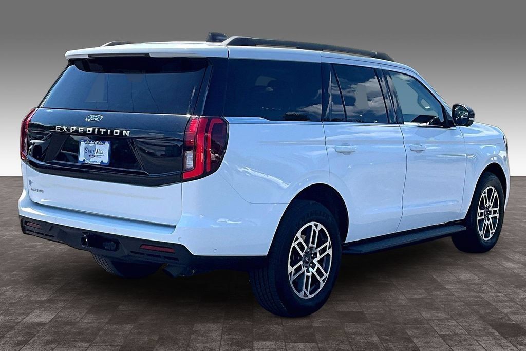 Used 2025 Ford Expedition Active RWD image 29
