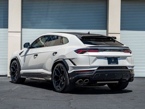 Used 2024 Lamborghini Urus Performante AWD/4WD image 4
