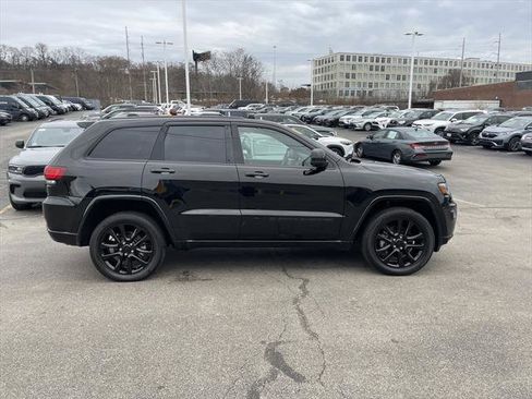 Certified 2022 Jeep Grand Cherokee Laredo X image 7