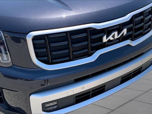 Used 2025 Kia Telluride SX w/ SX Captain's Chair Package FWD image 30